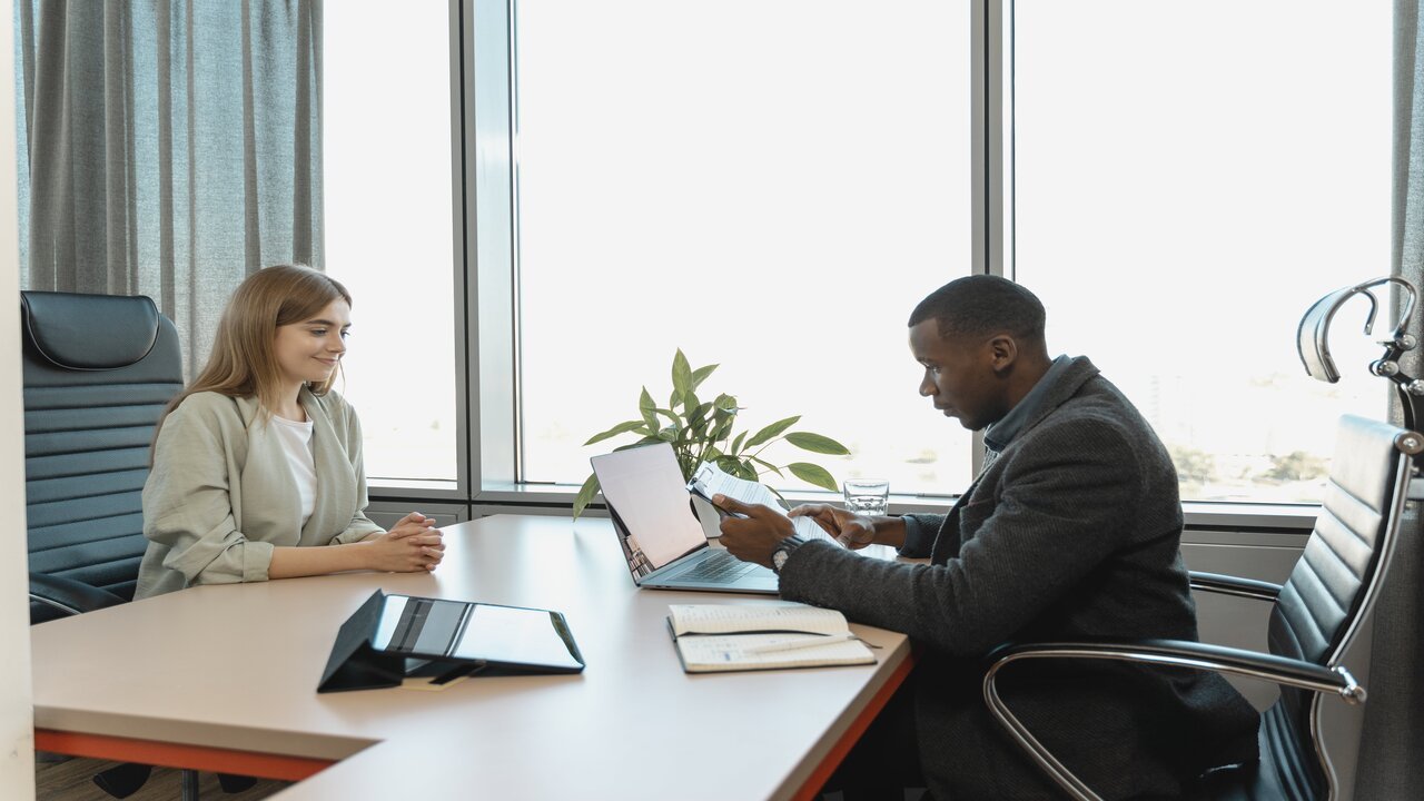 What to bring to a job interview | Top 5 MUST-HAVE things